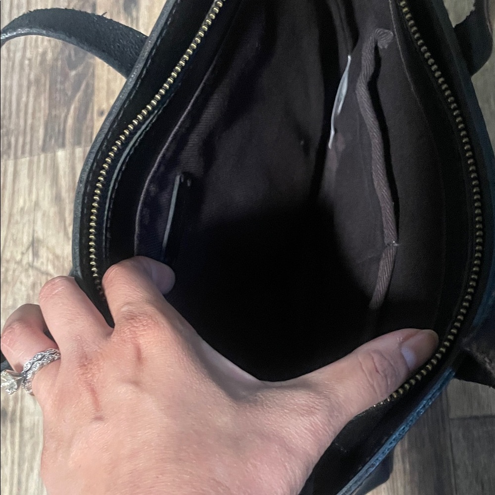 Madewell Zip Top Crossbody - Picture 3 of 8